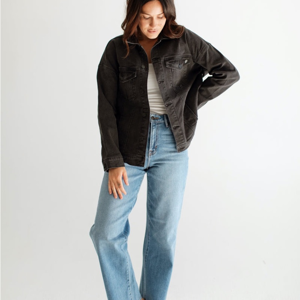 Carly Jean Los Angeles Black Hunter Jacket - Picture 3 of 8